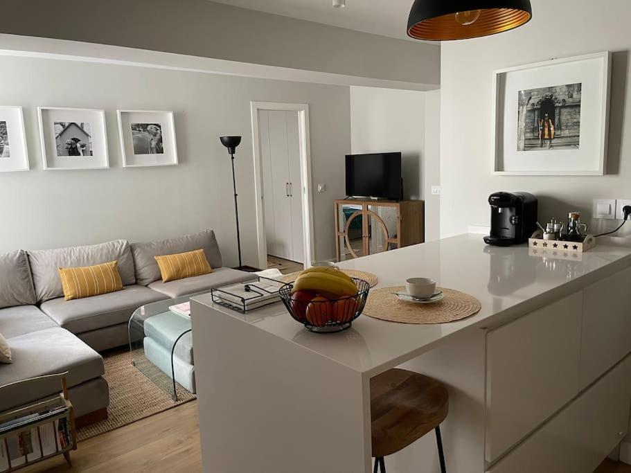 Velarde-maestranza Apartment *
